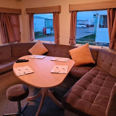 Cosy, Family Caravan Near The Beach Clacton-on-Sea Esterno foto