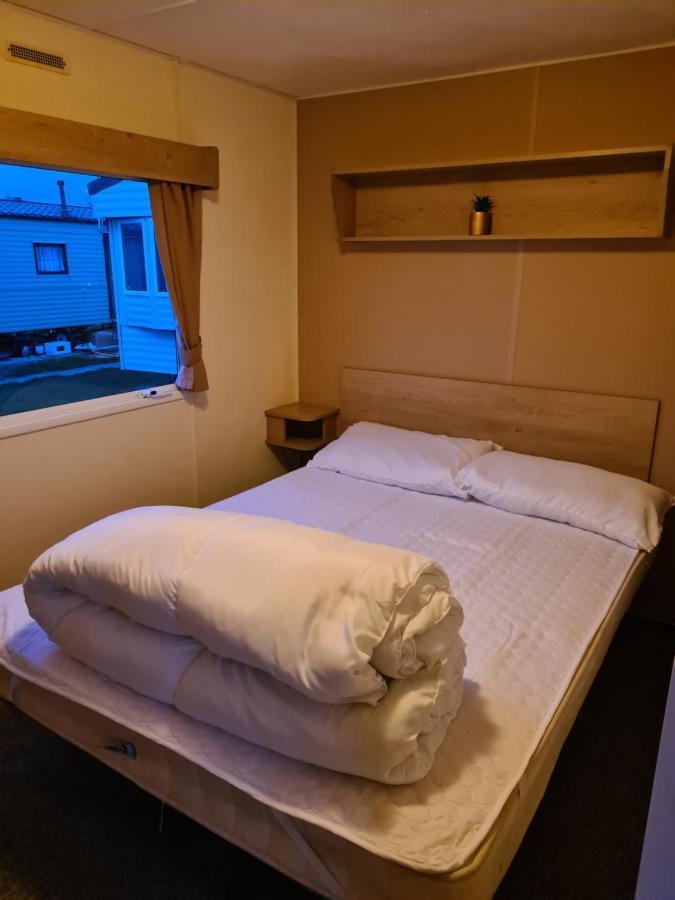 Cosy, Family Caravan Near The Beach Clacton-on-Sea Esterno foto