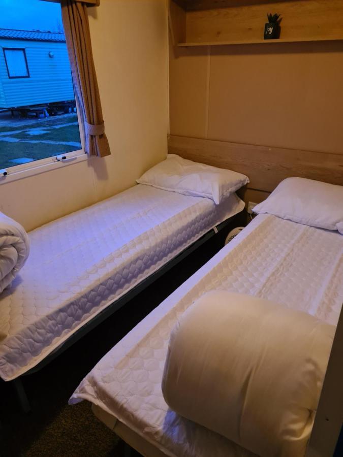 Cosy, Family Caravan Near The Beach Clacton-on-Sea Esterno foto